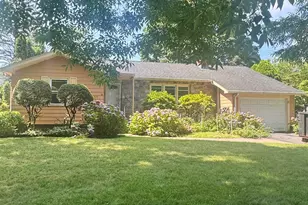 172 Mitchell Dr, New Haven, CT 06511 - Photo 1