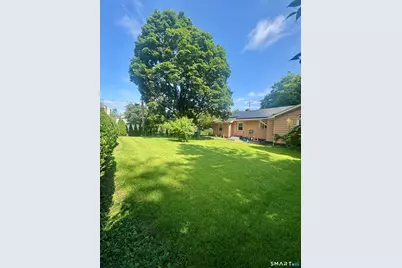 172 Mitchell Drive, New Haven, CT 06511 - Photo 18