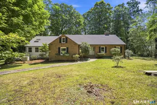 87 Kenmore Rd, Bloomfield, CT 06002 - Photo 1