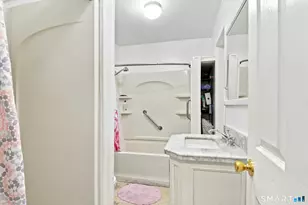 81 Wood St, Waterbury, CT 06704 - Photo 14