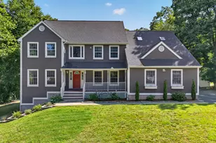 39 Cardinal Rd, East Lyme, CT 06333 - Photo 1