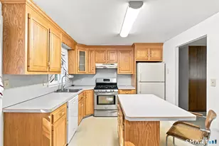 21 Knollwood Rd, Southington, CT 06489 - Photo 10