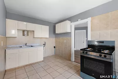 66 Standish Street #2W, Hartford, CT 06114 - Photo 2