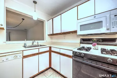 60 Coleman Street #B12, East Haven, CT 06512 - Photo 14