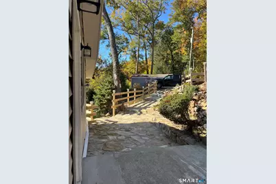 22 Hemlock Trail, Newtown, CT 06482 - Photo 2