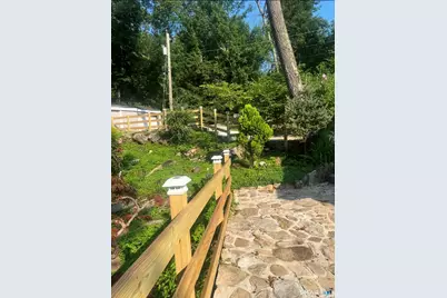 22 Hemlock Trail, Newtown, CT 06482 - Photo 14