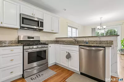 34 Lexington Gardens #34, North Haven, CT 06473 - Photo 8