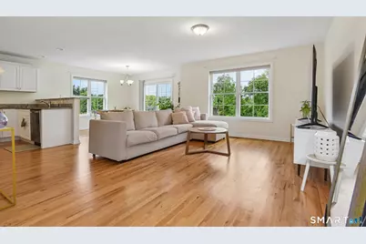 34 Lexington Gardens #34, North Haven, CT 06473 - Photo 2