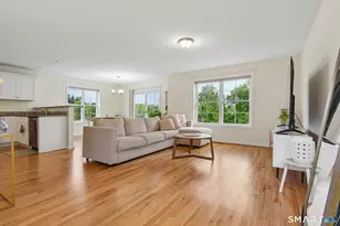34 Lexington Gardens, North Haven, CT 06473 - Photo 2