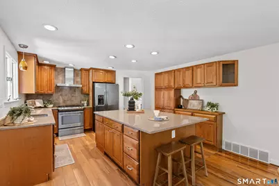 10 Eastwood Road, West Hartford, CT 06117 - Photo 16