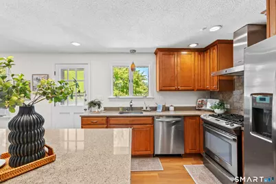 10 Eastwood Road, West Hartford, CT 06117 - Photo 14