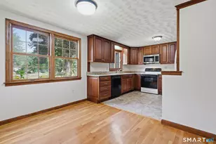 17 Bobolink Ln, Enfield, CT 06082 - Photo 14