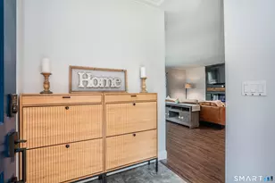 81 Fox Run Ct, Newington, CT 06111 - Photo 2