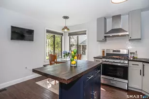81 Fox Run Ct, Newington, CT 06111 - Photo 8