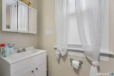 208 Clinton Avenue, New Haven, CT 06513 - Photo 24