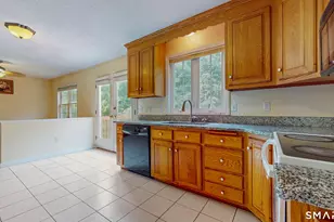 223 Walek Farms Rd, Manchester, CT 06040 - Photo 8