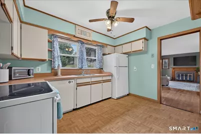 37 Vivian Street, Waterford, CT 06385 - Photo 16