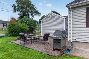 37 Vivian St, Waterford, CT 06385 - Photo 8