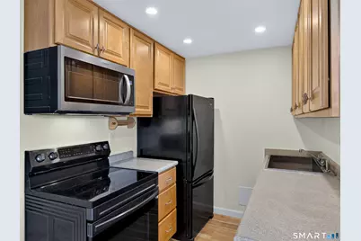 298 Meridian Street #A, Groton, CT 06340 - Photo 8