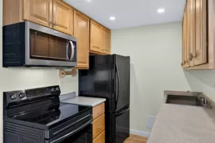 298 Meridian St, Groton, CT 06340 - Photo 8