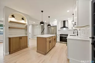 37 Skyview Ln, Waterbury, CT 06708 - Photo 8