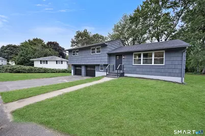 37 Skyview Lane, Waterbury, CT 06708 - Photo 2