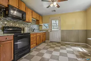 210 Midway Oval, Groton, CT 06340 - Photo 8