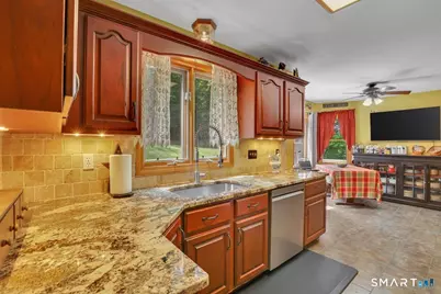69 Ledgebrook Lane, Middletown, CT 06457 - Photo 4