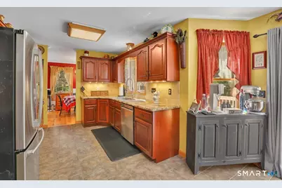 69 Ledgebrook Lane, Middletown, CT 06457 - Photo 6