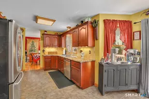 69 Ledgebrook Ln, Middletown, CT 06457 - Photo 6