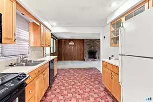 979 Farmington Dr, Cheshire, CT 06410 - Photo 4