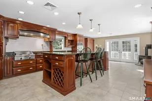 20 Staples Pl, West Hartford, CT 06107 - Photo 8