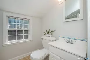 20 Staples Pl, West Hartford, CT 06107 - Photo 30