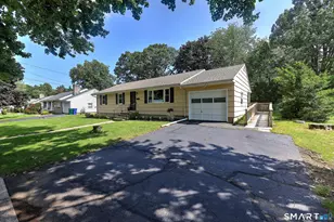 265 Arrowhead Pl, Stratford, CT 06614 - Photo 2