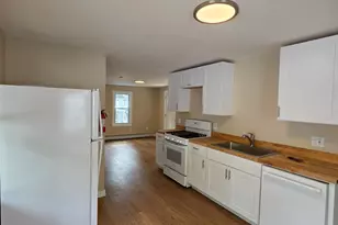 14 Smith St, Ansonia, CT 06401 - Photo 4