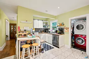 182 Broad St, Norwich, CT 06360 - Photo 12