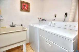 325 Emerald Pl, Stratford, CT 06614 - Photo 32
