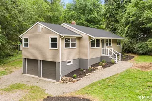 35 Columbine Dr, Trumbull, CT 06611 - Photo 1