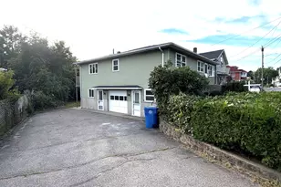 348 Oak St, Waterbury, CT 06705 - Photo 2