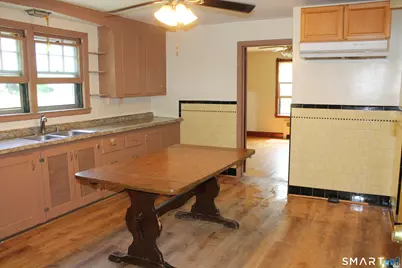 26 Edgewood Street, Meriden, CT 06451 - Photo 10