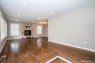 102 Knollwood Rd, West Hartford, CT 06110 - Photo 4