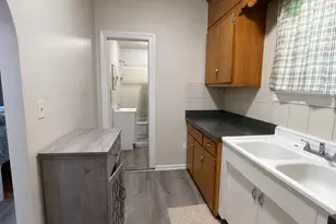 404 Congress Ave, Waterbury, CT 06708 - Photo 6