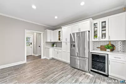 122 Greenwood Drive, South Windsor, CT 06074 - Photo 4