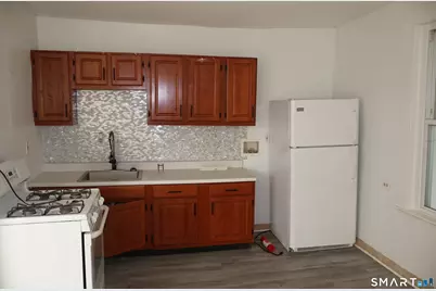 37-39 Elliott Street #2R, Hartford, CT 06114 - Photo 2