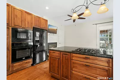 220 West Avenue #B, Darien, CT 06820 - Photo 8
