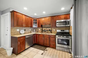 34 Selldan St, West Hartford, CT 06110 - Photo 8