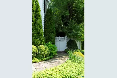 96 Norwood Road, West Hartford, CT 06117 - Photo 6