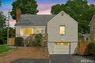 28 Ridgewood Ave, Stamford, CT 06907 - Photo 2