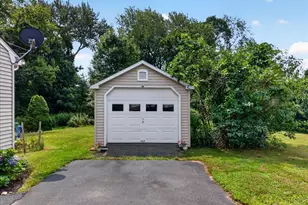 1324 Boston Post Rd, Old Saybrook, CT 06475 - Photo 16