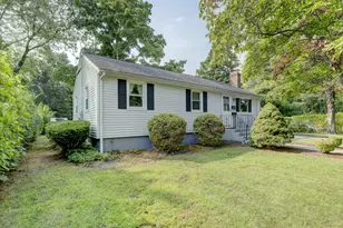 11 Forest Ln, Bloomfield, CT 06002 - Photo 2